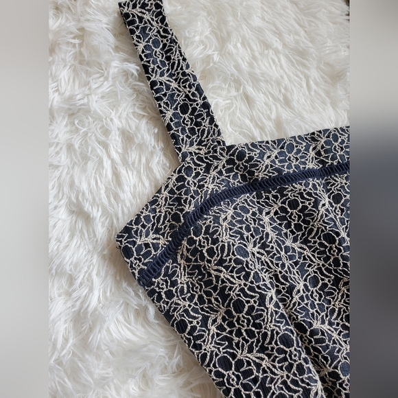 Banana Republic Belted Navy Blue & Tan Sleeveless Lace Pleated Tank LARGE RT$58 - Picture 3 of 10